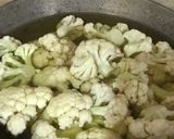 A picture of step 1 of Kashmiri: Wazwan Cauliflower Yakhni.