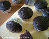 Foto langkah ke 12 dari resep Eggless Moist Choco Cupcakes.