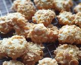 Foto langkah ke 4 dari resep Corn Flakes Butter Cookies.