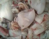 Foto langkah ke 1 dari resep Cumi Asam Manis.