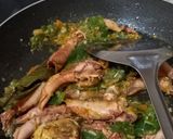 Foto langkah ke 5 dari resep Cumi Asin Sambal Ijo Ala Teh Ica.
