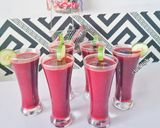 A picture of step 1 of Ginger-Beet Juice.