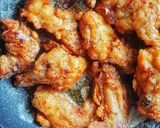 Foto langkah ke 4 dari resep Garlic Butter Fried Chicken.