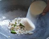 A picture of step 4 of Simple Upma.
