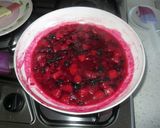 Foto del passaggio 6 della ricetta Torta ai frutti di bosco e pistacchio