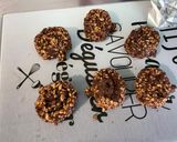 Une image de l'étape 11 de Fondants au chocolat, rice krispies, abricots et pistaches.