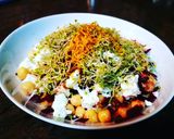 Foto del paso 3 de la receta: Ensalada de garbanzos, remolacha y brotes de brócoli 🥦