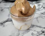 Une image de l'étape 2 de Dalgona Coffe caramel.