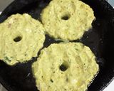 A picture of step 3 of Oats Thalipeeth.