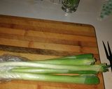 Zöldhagymaszárból krémleves recept fázis 1 fotója
