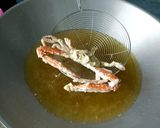 Gambar langkah 5 resipi Ketam Majerin Telur Masin || Salted Egg Crab.