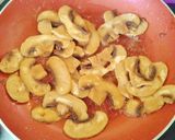 Foto del paso 12 de la receta Salchichas al vino blanco con alcachofas y champiñones