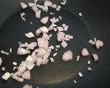 A picture of step 1 of Tagliatelle with mushrooms and saffron.