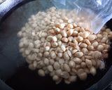 Foto langkah ke 1 dari resep Kacang Pedas Manis Thailand.