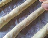 Foto langkah ke 6 dari resep Sesame Sugar Bread Stick.