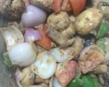 A picture of step 1 of Mushroom Tikka.
