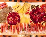 Hình bước làm 3 của món Charcuterie Board - Mâm Đồ Nguội Với Jambon, Phô Mai Và Pa Tê Caillette