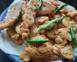 A picture of step 3 of Jatra til Mirchi bhaji n batata bhaji.