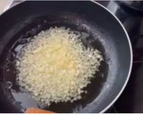 Foto del paso 2 de la receta: Espaguetis con fuet