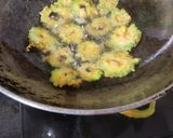 A picture of step 3 of Crispy Karela Pakora.