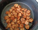 รูปขั้นตอนการทำที่ 2 ของ ผัดเผ็ดลูกชิ้นอกไก่