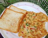 A picture of step 4 of Fluffy, Butter Omelette 😋😋.