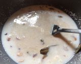 A picture of step 4 of Shahi Suji Halwa.