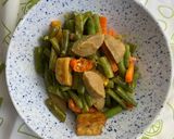 Foto langkah ke 5 dari resep Acar Kuning Buncis Tahu Bakso.