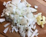 Brokkoli krémleves mandulával recept fázis 1 fotója