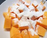 Foto del passaggio 3 della ricetta Cubetti di zucca gratinati