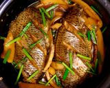 Hình bước làm 3 của món Cá Rô Phi kho dừa