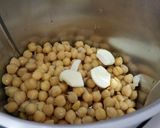 A picture of step 1 of Humus my way.