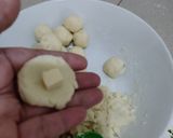 Foto langkah ke 3 dari resep Potato Pillows.