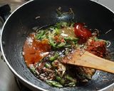 A picture of step 6 of Maggi noodles mix vegetables Chinese Hakka noodles style.