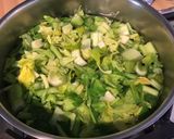 Une image de l'étape 3 de Gratin de céleri branche et courgettes à la crème et grana padano.