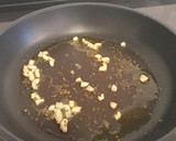 Foto del paso 1 de la receta: Tagliatelli de trufa con setas deshidratadas