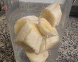 Foto del paso 1 de la receta: Batido de plátano, melocotón y yogur