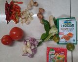 Foto langkah ke 1 dari resep 11. Rusuk babi masak garo rica khas Manado.