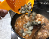 Foto del paso 4 de la receta: Sepia encebollada con almejas y mejillones al vapor