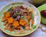 Hình bước làm 5 của món Nui xào bò và rau củ