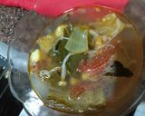 Foto langkah ke 7 dari resep Sup Tom Yam Vegetarian.