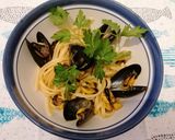 Foto del passaggio 6 della ricetta Linguine white alle cozze tarantine 😊