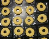 Foto langkah ke 3 dari resep Donat empuk tanpa proofing.