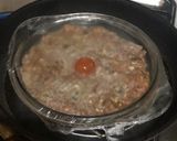 Foto langkah ke 3 dari resep Tim daging cincang telur asin.