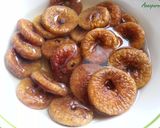 A picture of step 1 of Dried  Figs  Dates  and Nuts Roll.