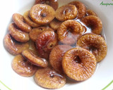 A picture of step 1 of Dried  Figs  Dates  and Nuts Roll.