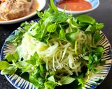 Hình bước làm 4 của món Bầu chần tôm kho đánh ruốc Huế