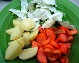 Foto langkah ke 2 dari resep Sop Udang Komplit.