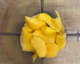 Foto del paso 1 de la receta: Smoothie de nectarina, plátano, yogur y canela