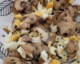 Foto del paso 7 de la receta: Hojaldres de champiñones, atún huevo queso aceitunas